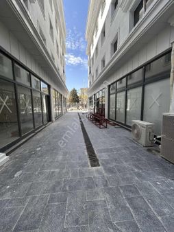 Konum 10x10 ___ Sahil Yeni Sıfır Kiralık Dükkan___55m2