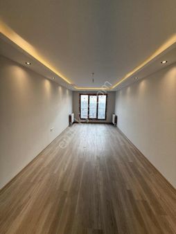 Mahmutbey - Güneşli / 2+1 95 M² Güney Cephe / Revan Park Sitesi