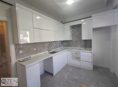 Qzen' Den Çevreyolunda Kapalı Mutfak 2+1