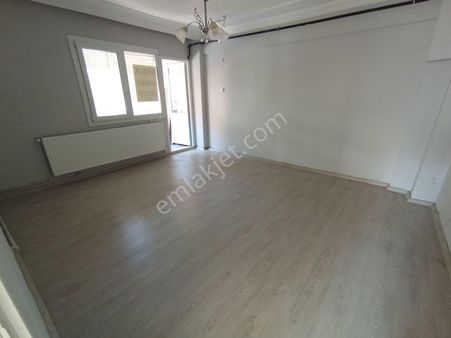 Karabağlar Sarıyer Mh Çitlenbik'te 95 M2 2+1 Doğal Gazlı Kiralık