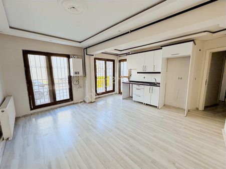 Emlak Center'dan Kuşlubahçe Mah 3+1 Kiralık Daire