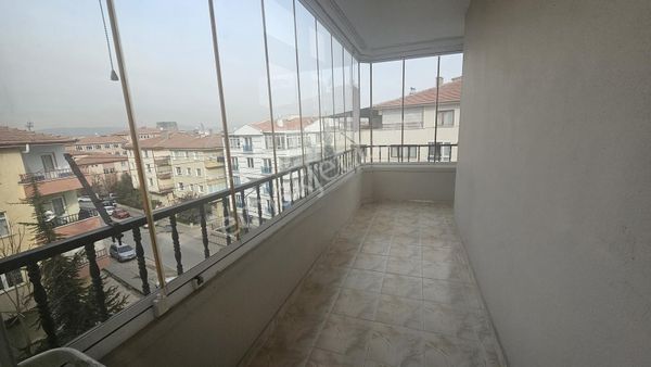 Alsancak'ta Cam Bakon Ara Kat 3+1 135m2 Temiz Kiralık Daire