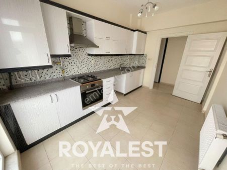 Royalest'ten Fiyat Düştü Ara Kat Taşınmaya Hazır Önü Açık