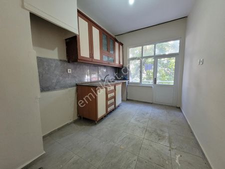 Özgürlük'te Kiralık 3+1 125 M2 1.kat İçi Yapılı Daire