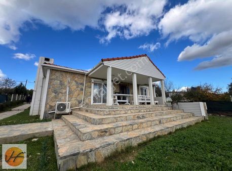 Menderes Claros Bulvarında Satılık Müstakil Villa