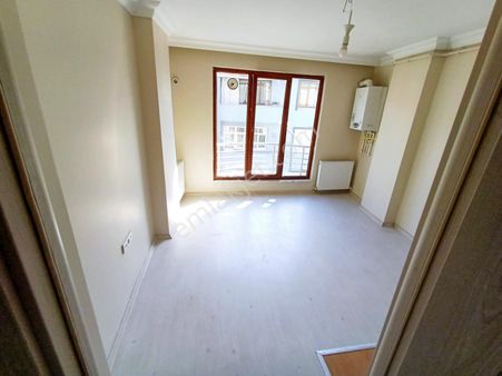 Şeref Emlaktan Arakat 2+1 8 Yaşında Yatırımlık Daire