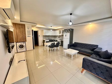 Girne'nin En Prestijli Sitesinde, Full Eşyalı Satılık 2+1 Daire !!