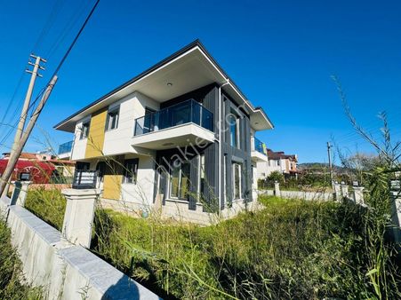 🏡 Ortaca Dikmekavak’ta Sarıgerme Yolu Üzerinde 3+1 Galeri Tipi Villa