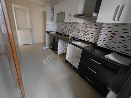 Taşınmaya Hazır - Ayrı Mutfaklı - Merkezi Konumda - 2+1 Kiralık Daire