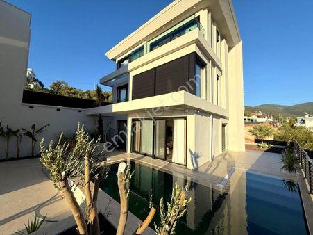 Didim Akbükde Satılık 4+1 Full Eşyalı Villa