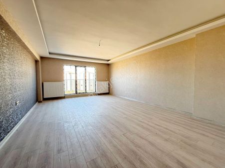 Pursaklar Nasip'ten Site İçersinde Kapalı Otoparklı Teras Balkonlu 4+1 Daire