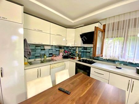 ꧁ay Emlak'tan꧂akçay'da Denize Yakın 8 Yaşında Ebeveyn Banyolu Kapalı Balkonlu Satılık 2+1 Lüx Daire