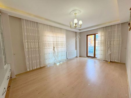 Mertcan'dan Cadde Üstü Metroya 7dk İskanlı Kaçmaz Fiyata 2+1