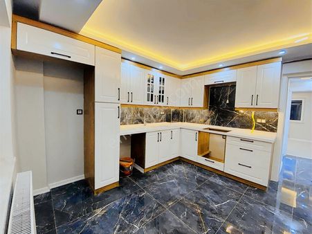 Emlak Center'dan Yarhasanlar Mah Satılık 3+1 Ful Lüks Daire