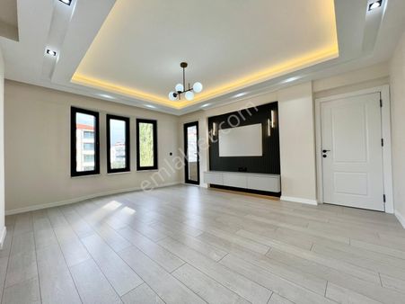 ꧁ay Emlaktan꧂ Akçay'da İçi Komple Yenilenmiş Şık Tasarımlı Ebeveyn Banyolu Öncephe Satılık 3+1daire