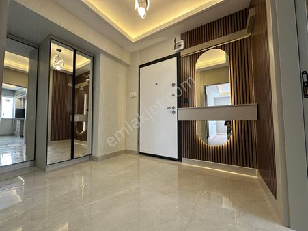 Dutluk Metro Yakını Ara Katta Full Lüx Yapılı 3+1