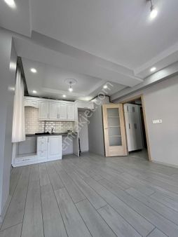 Şeyhsinan Mahallesinde 1. Kat Lüks İşçilikli Satılık 1+1 Daire