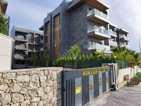 Kuşadası Ege Mah. Ada Pier Sitesinde, Eşyalı, 1+1 Kiralık Daire