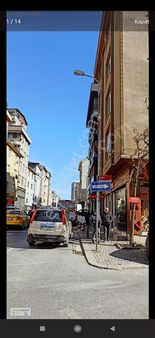 Ümraniye Armağanevler Mithatpaşa Caddesinde Metronun Karşısında