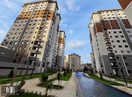 Kirazlı Yeni Hayat Sitesi Ebeveynli Balkonlu Kiralık 3+1