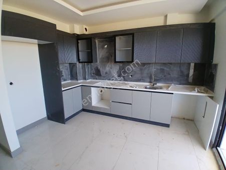 Akçay Emlak'tan Akşehir Yarenler Mahallesinde Garajlı Satılık Sıfır 2+1 Daire