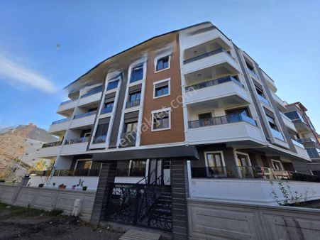 Irmaksudan Akçay Da Arakat Asansörlü 1+1 Yeni Yapı Daireler