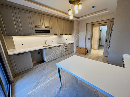 Yuvaköy'de Ultra Lüks Yapılı 4,5+1 Satılık Konut