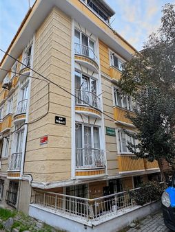 Mahir Emlak' Tan Merih Sokakta 2+1 Kiracılı Bahçekat Daire