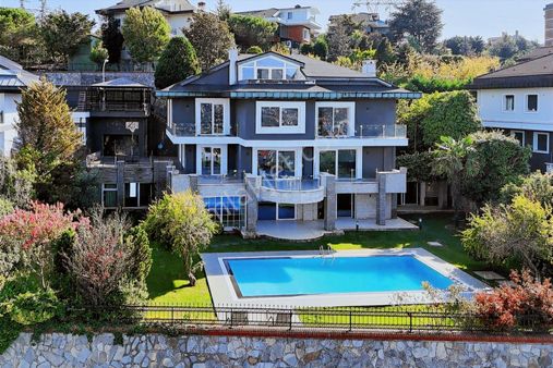 Acarkent'de Satılık, Çok Özel Konumlu Boğaz Manzaralı Br Villa..