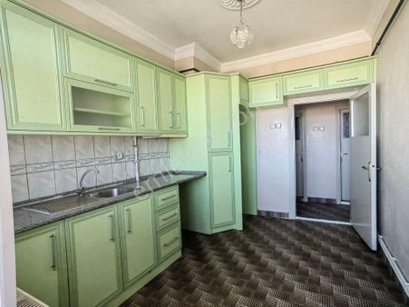 Nasreddin Emlaktan Park Hastanesi Civarı Kiralık Daire