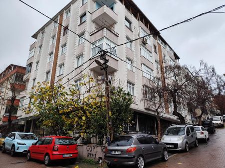 Mahir Emlak' Tan Yeşilırmak Sokakta 1.kat 3+1 Kiracılı Daire