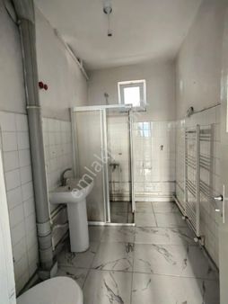 Akçay Emlak'tan Akşehir Seyran Mahallesi Nihat Dayanık İlkokulu Civarı Ara Kat Kiralık 3+1 Daire