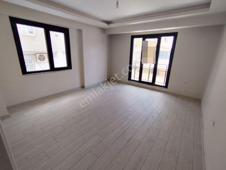 Adnan Kahveci Metroya Yürüme Arakat 3+1 İskanlı Lüks Daire