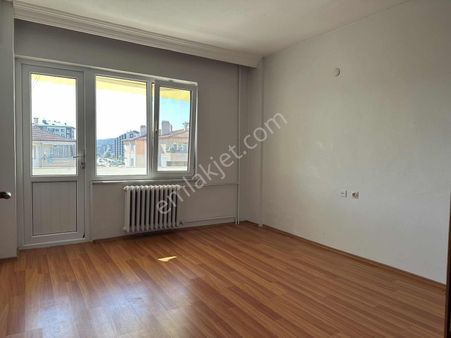 Zafer Emlaktan Kiralık 3+1