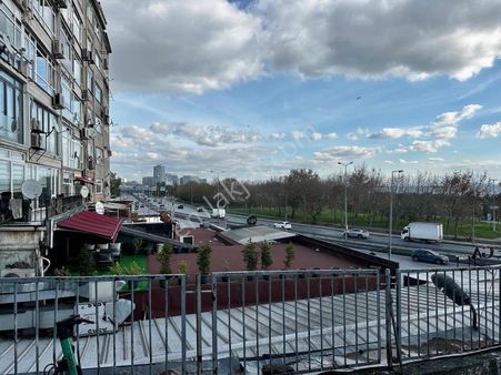 Bakırköy Sakızağcında Kısmi Deniz Manzaralı 2+1 95m2 Balkonlu