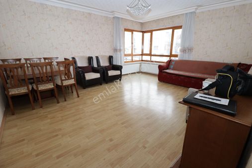 Akif'ten Asım Gündüz Cad Üzerinde 3+1 Ara Kat Güney Cephe Kiralık Daire