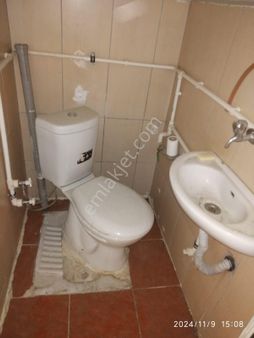 Demetevler Metroya Yakın 20 M2 Kiralık Dükkan