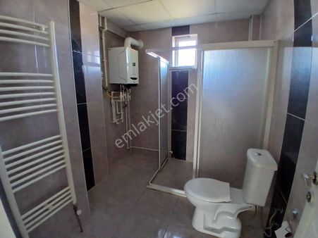 Akçay Emlak'tan Akşehir Koşuyolunda Komple Bakımlı Kiralık 3+1 Daire