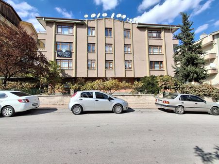 3+1 Bağımsız Salon Masrafsız Balkonlu Merkezi Konumda