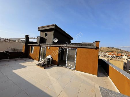 Merkez Gayrimenkulden Çarşı Merkezde Satılık 3+1 Lüx Dublex