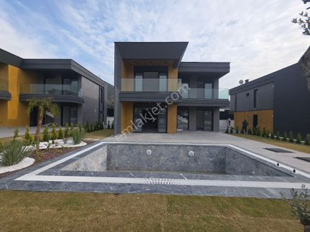 Kuşadası Satılık Sıfır 5+2