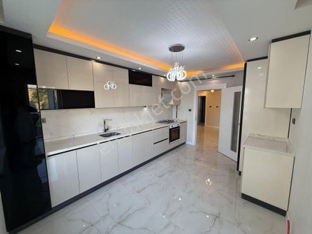 Metrobüse Yürüme Mesafesinde Bölgenin En Uygun 2+1 Fırsat Daire..