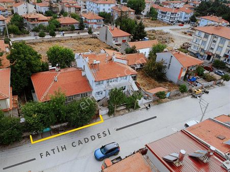 İlbey // Şuhut Yalı Mh.de Bodrum + Tek Kat Müstakil Bahçeli Ev