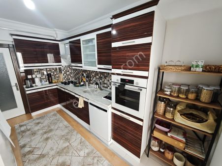 Lider Emlak'tan Güneşevlerde **merkezde** 3+1 Satılık Daire