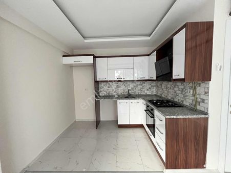 Asil Emlak'tan Muradiye'de Site İçerisinde Satılık Fırsat Daire