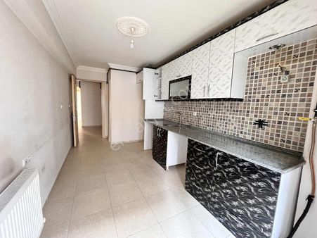 Asil Emlak'tan Muradiye'de 3+1 Çift Çephe Kiralık Daire