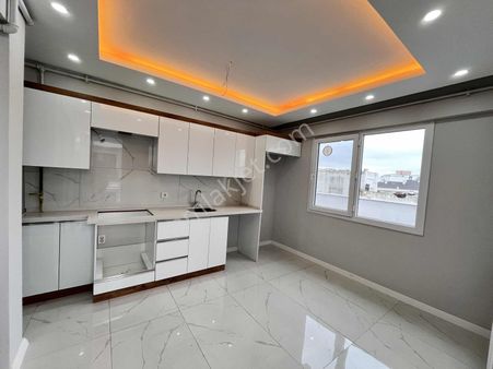 Asil Emlak'tan Muradiye'de 2+1 Kapalı Mutfak, Çift Cephe Daire