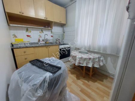 Şeref Emlak Yenidoğan Kiralık Daire 20,000 Tl