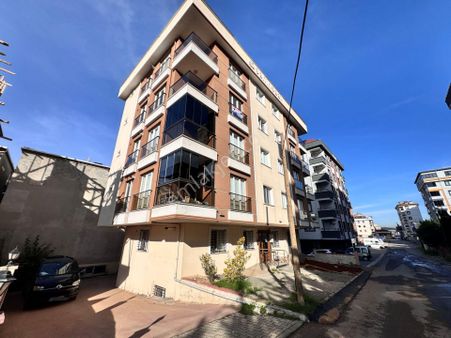 Sultanbeyli Akşemsettin Mah Kiralık Arakat Balkonlu 2+1 Daire