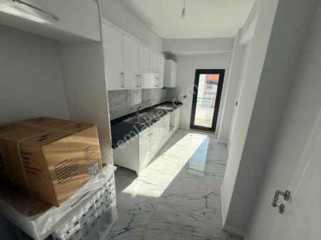 Kale’den Sıfır 2+1 Ayrı Mutfak Ön Cephe Ara Kat Satılık Daire